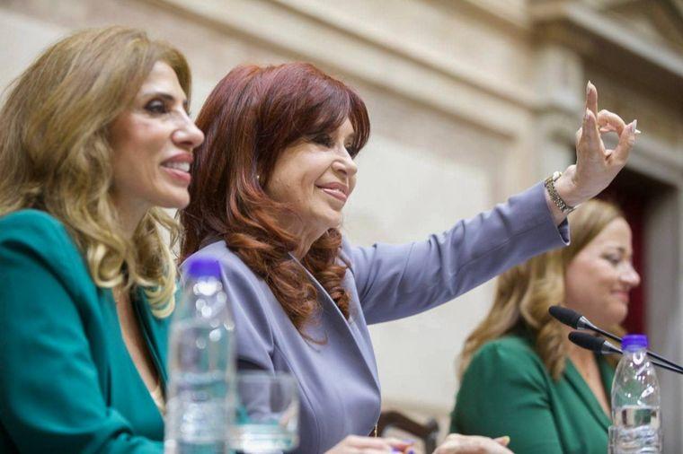 La Asamblea Legislativa proclamó las fórmulas de Massa y Milei para el balotaje