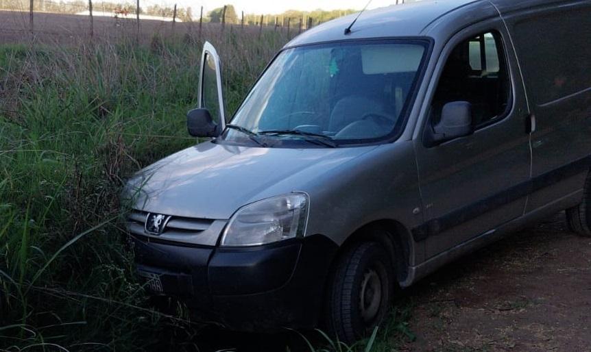 Una camioneta despistó en el camino entre Mechita y Alberti