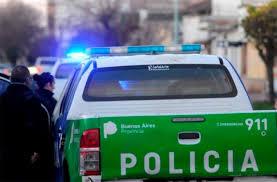 Quiso entrar a votar después de hora, pateó la puerta y terminó aprehendido