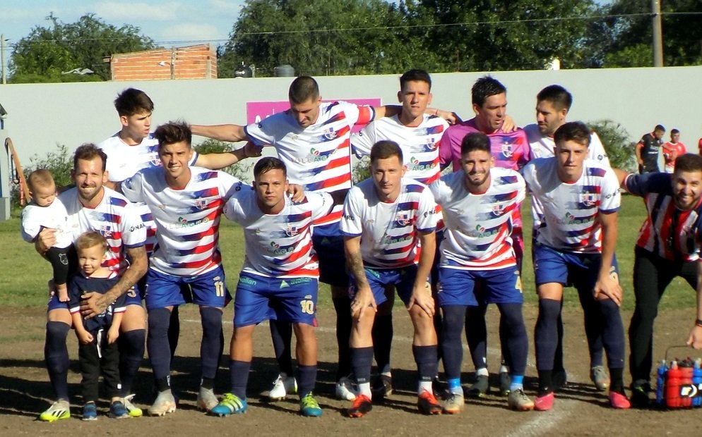 Bragado Club ganó y sigue en el Federal