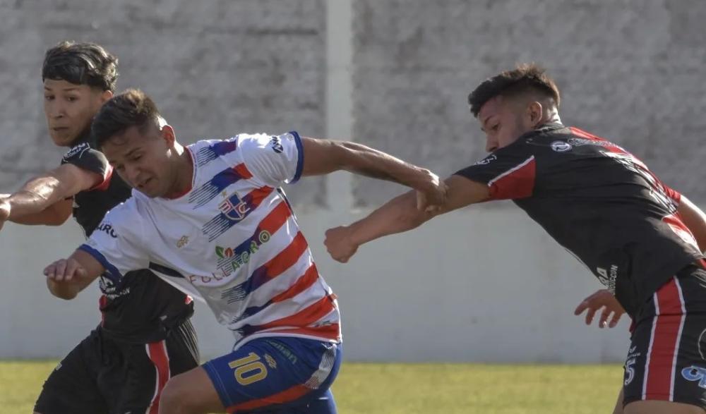 Bragado Club juega en Junín por el Federal