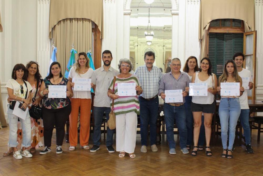 Se entregaron certificados a egresados de la Escuela de Emprendedores