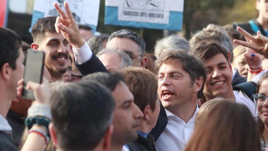 Desde la oposición le apuntaron a Kicillof por participar del paro de la CGT
