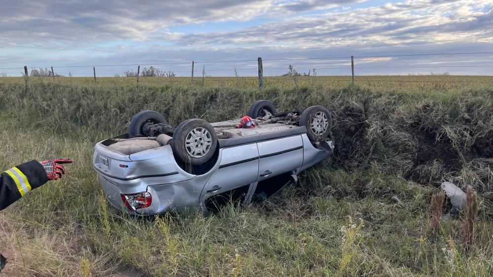 Una mujer de 77 años volcó en la camino real a Comodoro Py