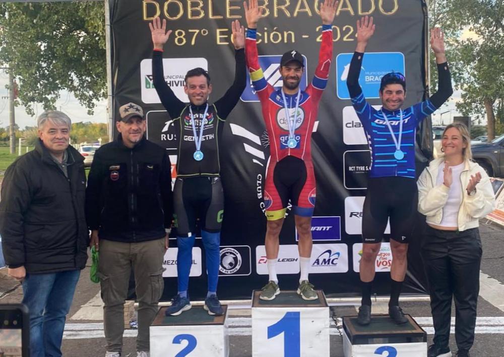 La Doble Bragado largó este jueves y un uruguayo ganó la etapa