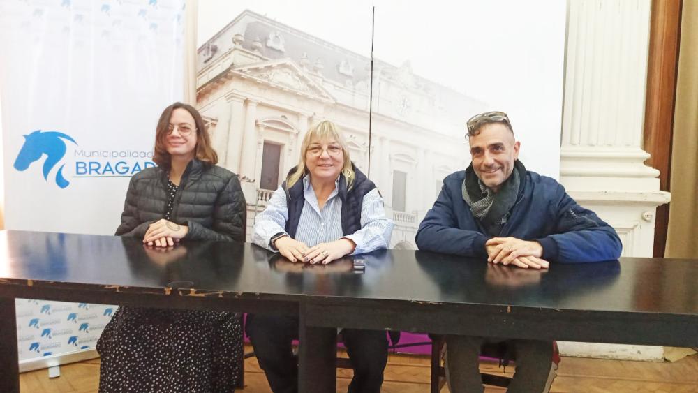 Buscan reflotar el espíritu del carnaval en la ciudad y promueven una escuela de Comparsas.