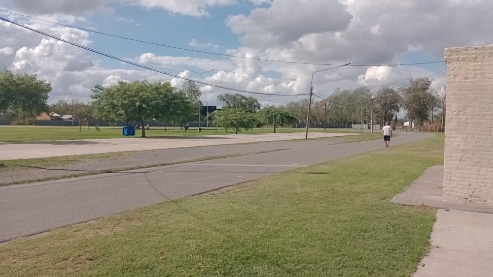 Susto por el vuelo rasante de una avioneta en la zona de la Pista de Ciclismo