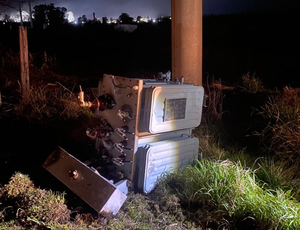 Intentaron robar un transformador de EDEN en plena ruta 5 para extraer cobre