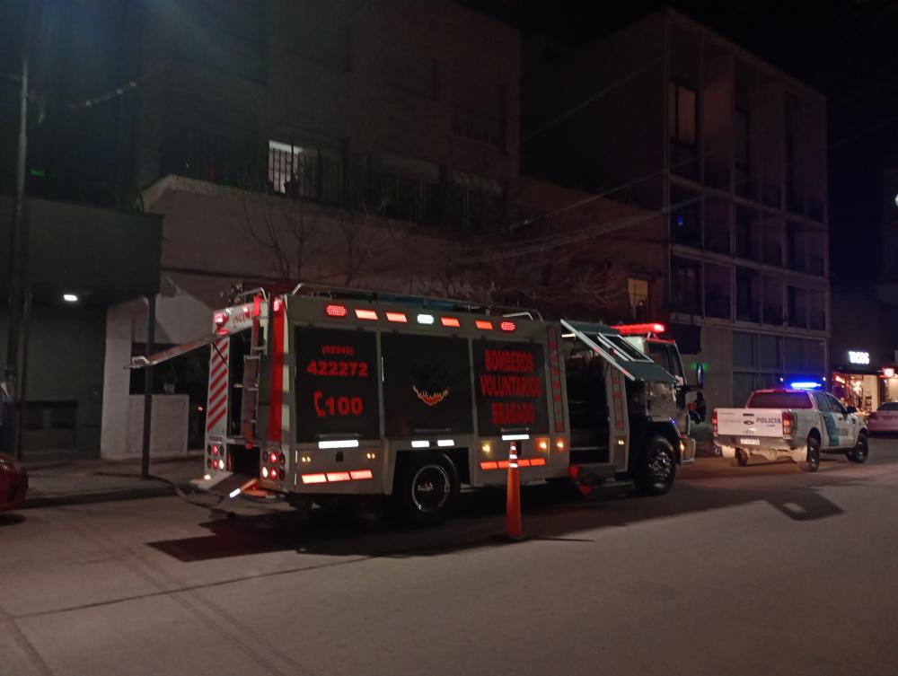 Susto por incendio en un departamento céntrico