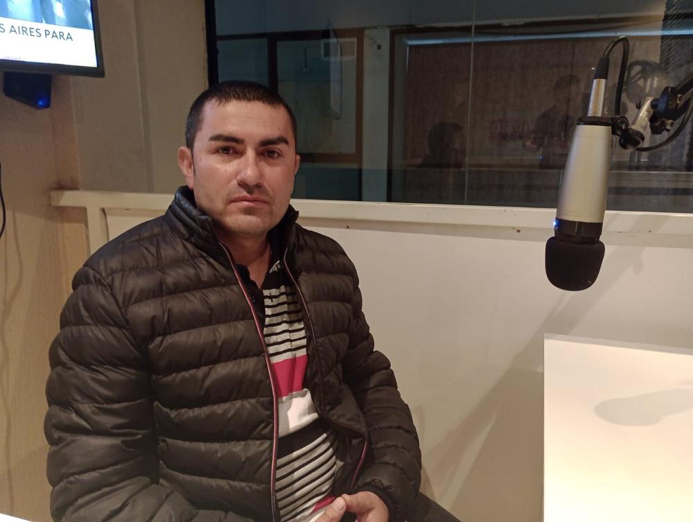 Trabajador social denuncia a un religioso por "enviarle matones" en plena disputa por una medianera