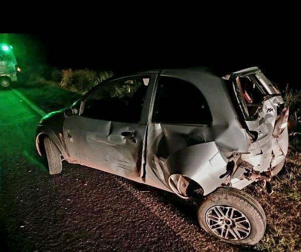 Por alcance chocaron un auto y un camión en ruta 5
