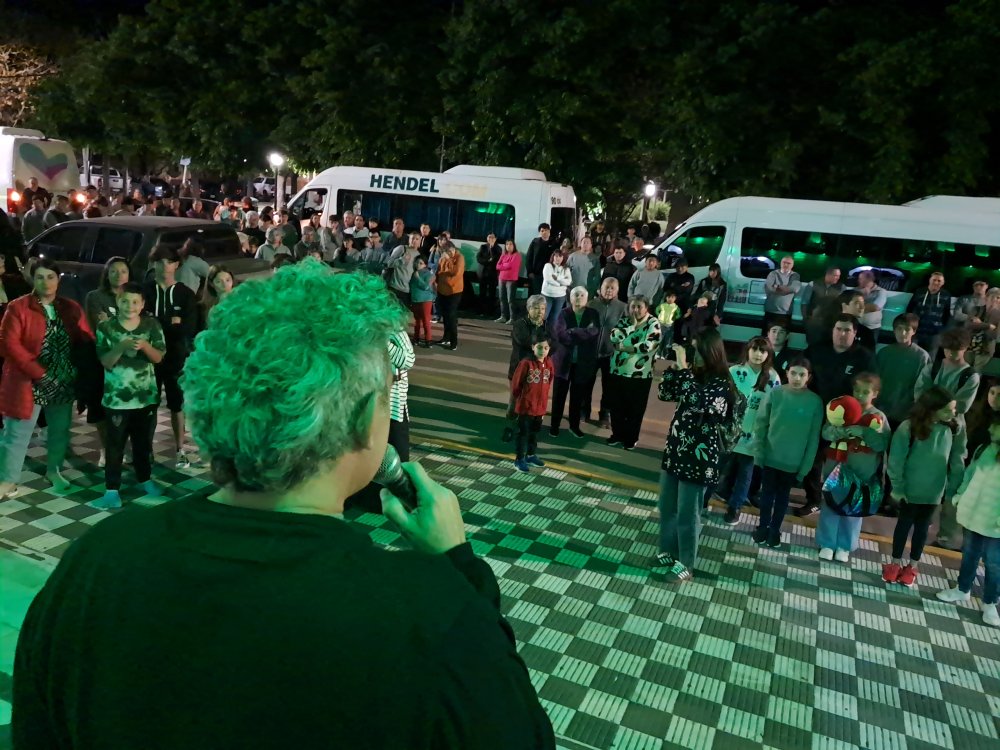 Juegos Bonaerenses: La delegación compuesta por 140 personas, partió hacia Mar del Plata