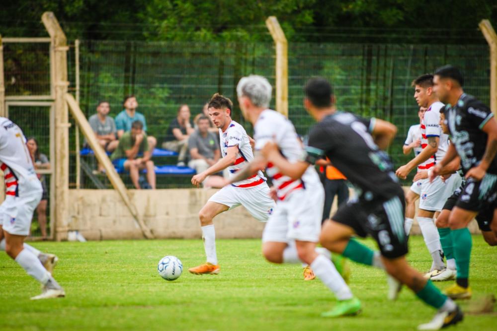 Bragado Club visita a Once Tigres por el pase a octavos