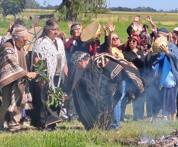 En una ceremonia ancestral, Amalia Coñequir fue nombrada "Cacique" de la comunidad mapuche