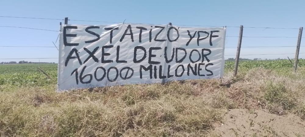 Quiero retruco!: Lluvia de carteles en la ciudad para responder a militantes de Kicillof