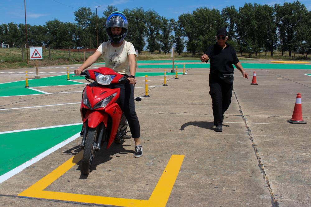 La Escuela de Conductores ya está funcionando para los trámites básicos