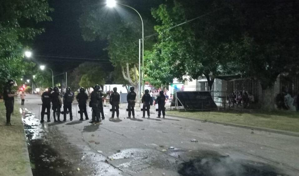 Conmoción y pueblada en Saladillo: Una nena de 13 años dio a luz y los vecinos aseguran que la prostituían