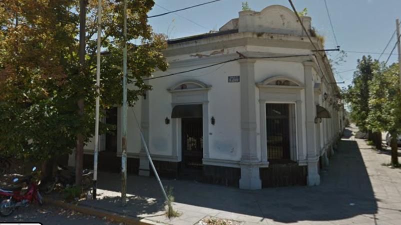 Un operario murió mientras arreglaba un techo en un supermercado céntrico