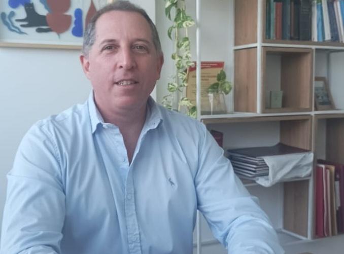 El dirigente político Emiliano Grylka acusó al gobierno local de impulsar una campaña en su contra mediante redes