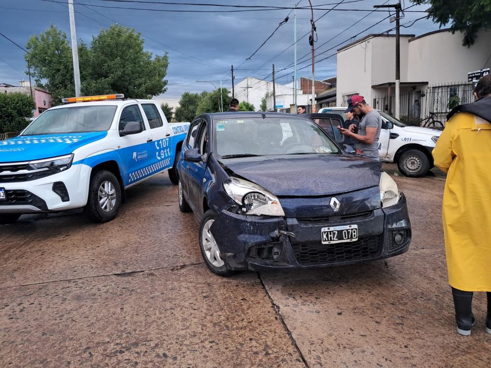 Un conductor alcoholizado chocó el auto de una ex funcionaria municipal