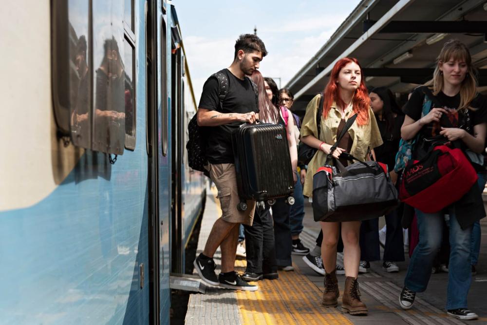 Los pasajes de tren continúan con precios congelados entre Once y Bragado