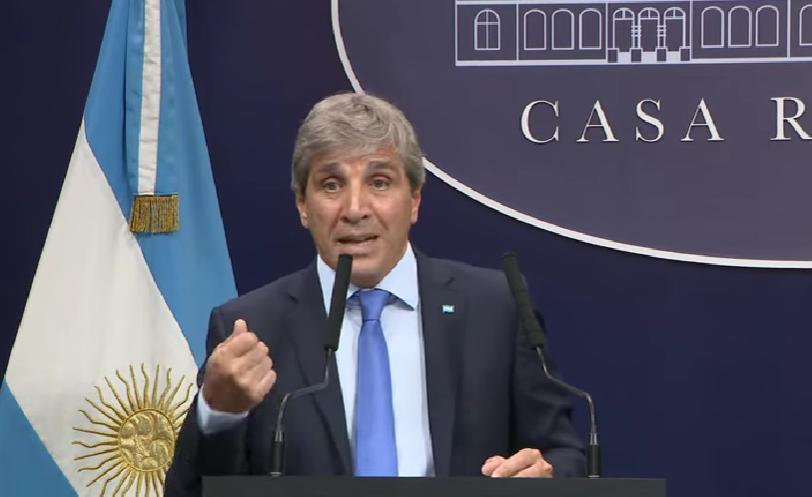Caputo anunció que se levanta el cepo cambiario con un dólar hasta $1.400