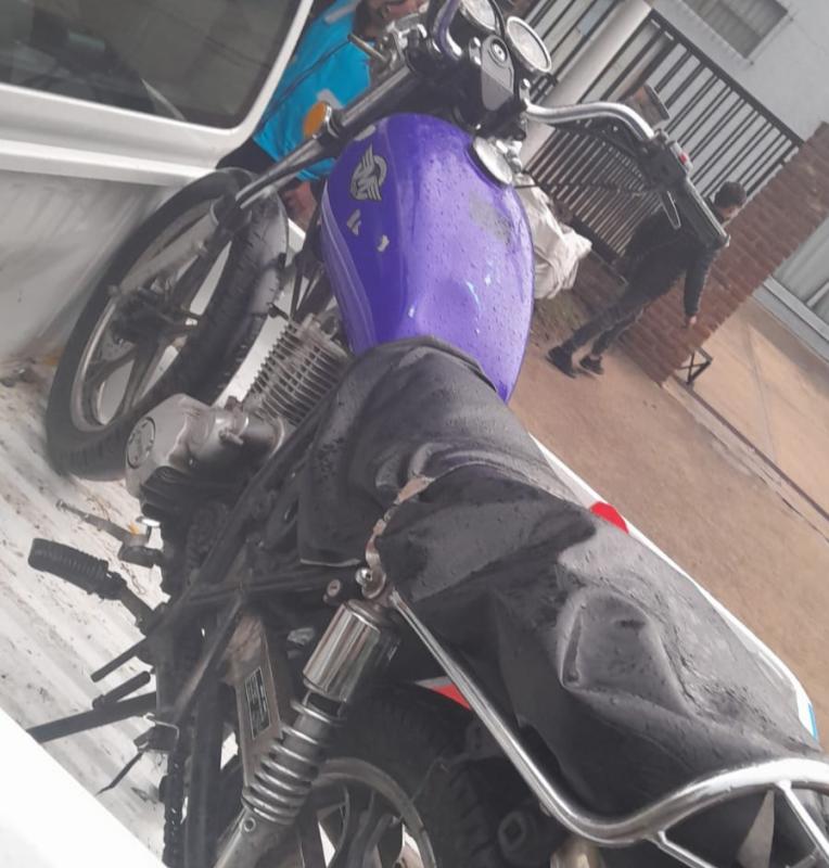 Menor de 13 años se resistió al secuestro de una moto y causó incidentes