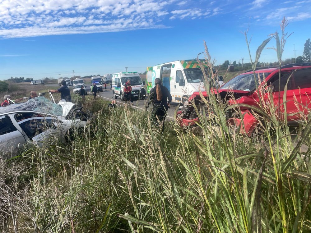 Tragedia en Chivilcoy: murió una mujer en un choque frontal sobre la ruta