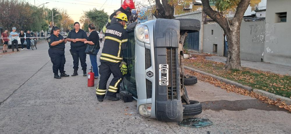 Choque y vuelco en Urquiza y Quiroga