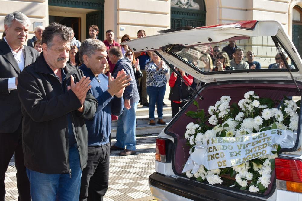 Emotiva despedida al ex intendente Ricardo Ienco en el Palacio Municipal